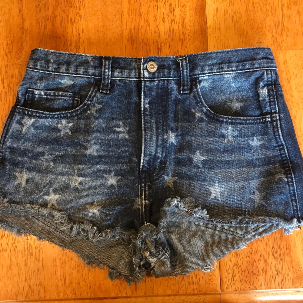 denim shorts with white stars